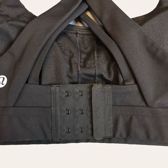 Lululemon Stash it All Bra NWOT size 2 - Picture 4 of 5